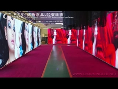 고객들에 대한 컨테이너를 시험하고 로딩하기 위한 바쁜 시간